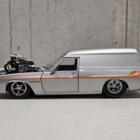 BLOWN HOLDEN HZ SANDMAN PANELVAN - SILVER 1:24 SCALE DIECAST MODEL - DDA