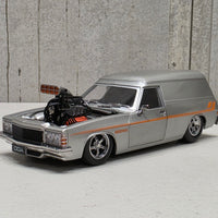 BLOWN HOLDEN HZ SANDMAN PANELVAN - SILVER 1:24 SCALE DIECAST MODEL - DDA
