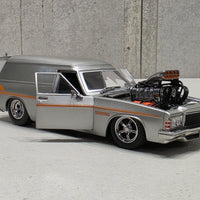 BLOWN HOLDEN HZ SANDMAN PANELVAN - SILVER 1:24 SCALE DIECAST MODEL - DDA