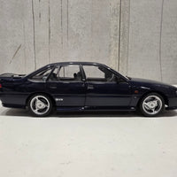 HSV VS GTS - 1:18 SCALE DIECAST MODEL - GENESIS BLUE - BIANTE