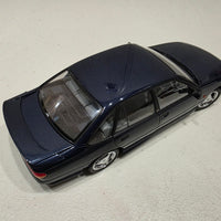 HSV VS GTS - 1:18 SCALE DIECAST MODEL - GENESIS BLUE - BIANTE