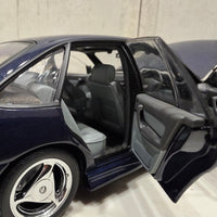 HSV VS GTS - 1:18 SCALE DIECAST MODEL - GENESIS BLUE - BIANTE