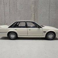 1985 HOLDEN VK COMMODORE SS GROUP THREE - 1:18 SCALE DIECAST MODEL - BIANTE