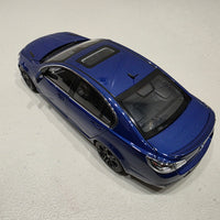 HOLDEN VF COMMODORE SSV REDLINE - SLIPSTREAM BLUE - 1:18 SCALE DIECAST MODEL - BIANTE