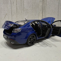 HOLDEN VF COMMODORE SSV REDLINE - SLIPSTREAM BLUE - 1:18 SCALE DIECAST MODEL - BIANTE