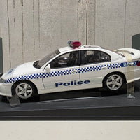 HOLDEN VX SS VICTORIAN POLICE CAR - 1:18 SCALE DIECAST MODEL - AUTOart