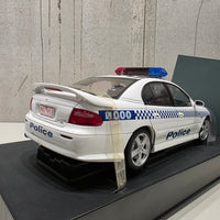 HOLDEN VX SS VICTORIAN POLICE CAR - 1:18 SCALE DIECAST MODEL - AUTOart