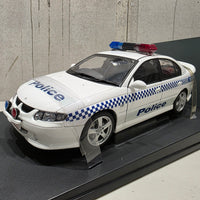 HOLDEN VX SS VICTORIAN POLICE CAR - 1:18 SCALE DIECAST MODEL - AUTOart
