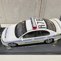 HOLDEN VX SS VICTORIAN POLICE CAR - 1:18 SCALE DIECAST MODEL - AUTOart
