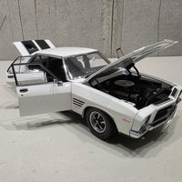 Holden HQ Monaro GTS Sedan Glacier White (350ci Engine) - 1:18 Scale Diecast Model