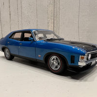 FORD XA FALCON RP083 SEDAN COSMIC BLUE 1:18 DIECAST MODEL