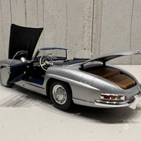 1957 MERCEDES-BENZ 300 SL - ROADSTER (W198) - SILVER - 1:18 SCALE DIECAST MODEL - MINICHAMPS