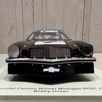 Chevrolet Camaro No.7 Winner Michigan IROC 1974 - Bobby Unser - Limited 300 - 1:18 Scale Resin Model Car - Spark