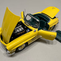 Mercedes Benz 300SL Roadster (W198) 1958 Yellow With Hardtop - 1:18 Scale Diecast Model - MiniChamps