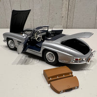 1957 MERCEDES-BENZ 300 SL - ROADSTER (W198) - SILVER - 1:18 SCALE DIECAST MODEL - MINICHAMPS