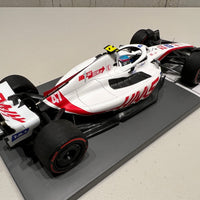 HAAS F1 TEAM VF-22 - MICK SCHUMACHER - FIRST POINTS - BRITISH GP 2022 - 1:18 Scale Resin Model Car - Minichamps