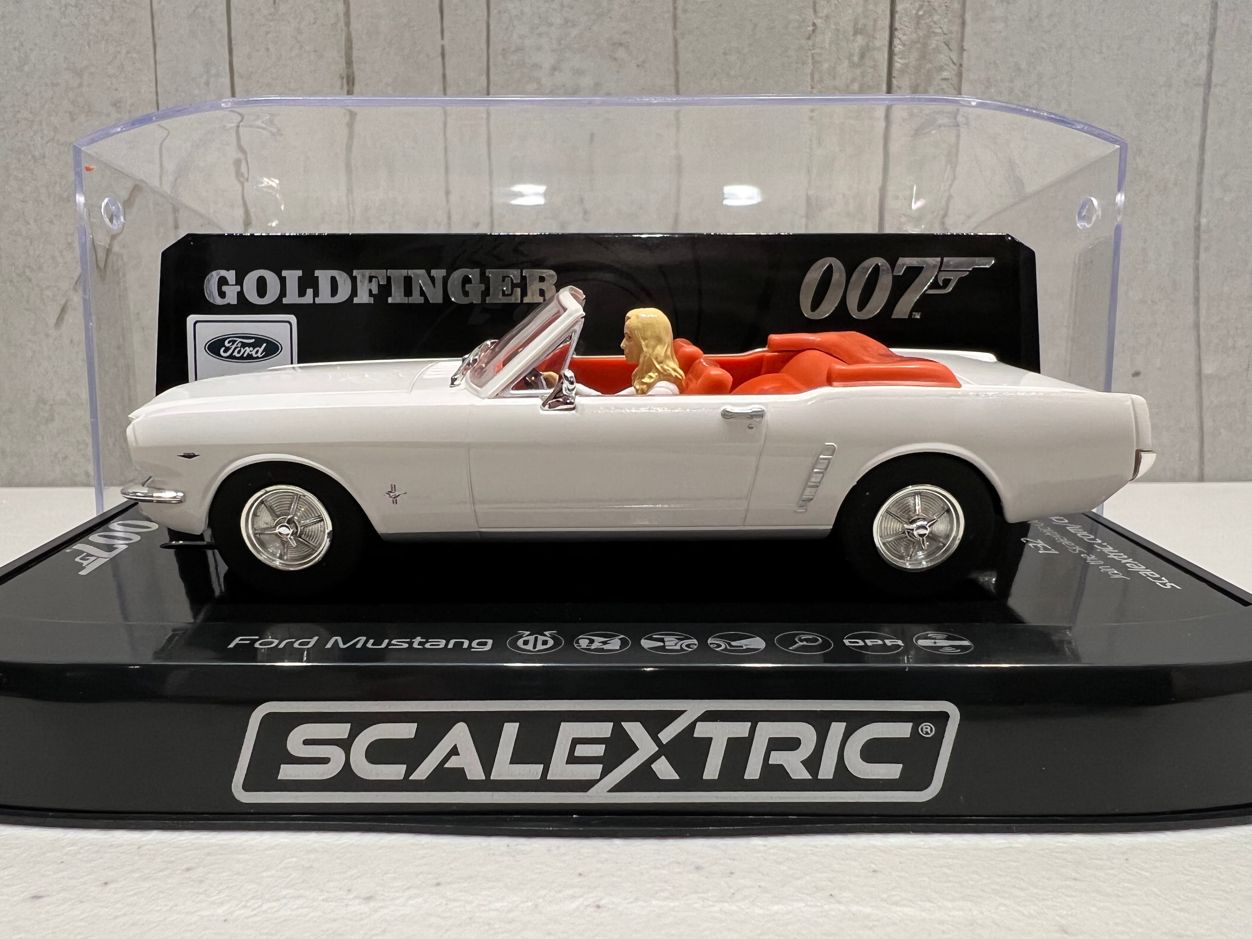 Scalextric C4404 James Bond Ford Mustang Goldfinger – Elite