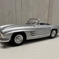 1957 MERCEDES-BENZ 300 SL - ROADSTER (W198) - SILVER - 1:18 SCALE DIECAST MODEL - MINICHAMPS