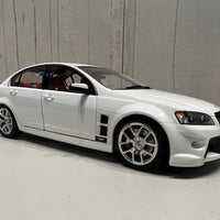 HSV W427 - 2008 - Heron White - 1:18 Diecast Model Car - BIANTE