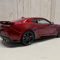 CHEVROLET CAMARO ZL1 2017 (GARNET RED TINTCOAT) - 1:18 Scale Composite Model Car