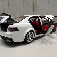 HSV W427 - 2008 - Heron White - 1:18 Diecast Model Car - BIANTE