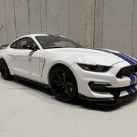 FORD SHELBY GT-350R (OXFORD WHITE W/ LIGHTNING BLUE STRIPES) 1:18 DIECAST