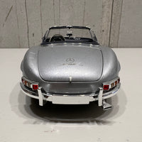 1957 MERCEDES-BENZ 300 SL - ROADSTER (W198) - SILVER - 1:18 SCALE DIECAST MODEL - MINICHAMPS