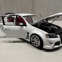 HSV W427 - 2008 - Heron White - 1:18 Diecast Model Car - BIANTE