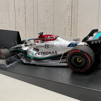 MERCEDES-AMG PETRONAS FORMULA ONE TEAM F1 W13 E PERFORMANCE - GEORGE RUSSELL – 2022 - 1:18 Scale Diecast Model Car