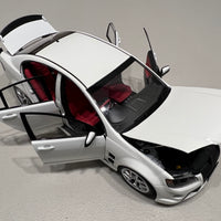 HSV W427 - 2008 - Heron White - 1:18 Diecast Model Car - BIANTE