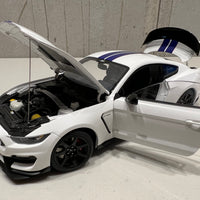 FORD SHELBY GT-350R (OXFORD WHITE W/ LIGHTNING BLUE STRIPES) 1:18 DIECAST