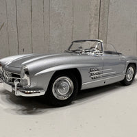 1957 MERCEDES-BENZ 300 SL - ROADSTER (W198) - SILVER - 1:18 SCALE DIECAST MODEL - MINICHAMPS