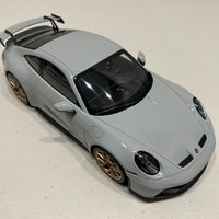 Porsche 911 (992) GT3 2021 Chalk / Gold Wheels - 1:18 Model - Minichamps