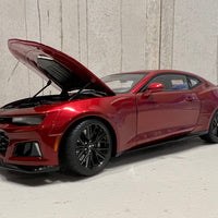 CHEVROLET CAMARO ZL1 2017 (GARNET RED TINTCOAT) - 1:18 Scale Composite Model Car