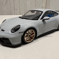 Porsche 911 (992) GT3 2021 Chalk / Gold Wheels - 1:18 Model - Minichamps