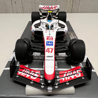 HAAS F1 TEAM VF-22 - MICK SCHUMACHER - FIRST POINTS - BRITISH GP 2022 - 1:18 Scale Resin Model Car - Minichamps