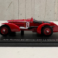 Alfa Romeo 8C No.8 Winner 24H Le Mans 1932 - R. Sommer - L. Chinetti - 1:43 Scale Resin Model Car - Spark