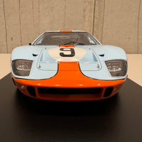 Ford GT 40 No.9 Winner 24H Le Mans 1968 - P. Rodriguez - L. Bianchi - With Acrylic Cover - 1:18 Scale Resin Model Car