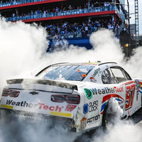 SHANE VAN GISBERGEN 2024 AUTOGRAPHED WEATHERTECH - CHICAGO STREET COURSE RACED WIN 1:24 ARC SCALE DIECAST MODEL