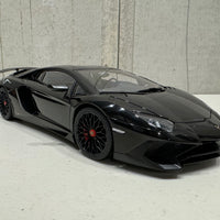 LAMBORGHINI AVENTADOR LP750-4 SV (NERO ALDEBARAN/GLOSS BLACK) 1:18 - AUTOART