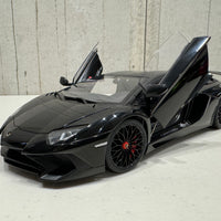 LAMBORGHINI AVENTADOR LP750-4 SV (NERO ALDEBARAN/GLOSS BLACK) 1:18 - AUTOART