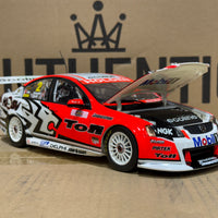 2009 Bathurst Winner Tander/Davison -- Holden Racing Team - 1:18 Scale Diecast Model