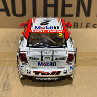 2009 Bathurst Winner Tander/Davison -- Holden Racing Team - 1:18 Scale Diecast Model