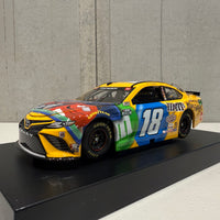 KYLE BUSCH 2021 M&M'S MESSAGES-AWESOME - 1:24 SCALE ELITE DIECAST MODEL