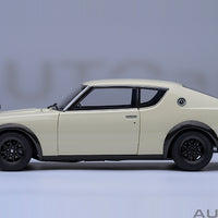 NISSAN SKYLINE 2000 GT-R (KPGC110) TUNED VERSION (WHITE) - 1:18 SCALE MODEL - AUTOart