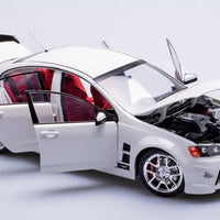 HSV W427 - 2008 - Heron White - 1:18 Diecast Model Car - BIANTE