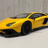 LAMBORGHINI AVENTADOR LP750-4 SV (NEW GIALLO ORION/METALLIC YELLOW) 1:18 - AUTOART