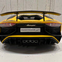 LAMBORGHINI AVENTADOR LP750-4 SV (NEW GIALLO ORION/METALLIC YELLOW) 1:18 - AUTOART