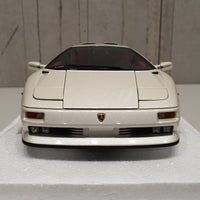 LAMBORGHINI DIABLO SE30 JOTA (BALLON WHITE/PEARL WHITE) 1:18 AUTOART