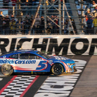 KYLE LARSON 2023 HENDRICKCARS.COM RICHMOND RACED WIN 1:24 ELITE DIECAST MODEL